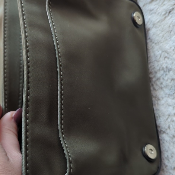 Michael Kors Leila Nylon Leather Trim Flap Messenger Crossbody Olive Green Bag - Picture 7 of 9